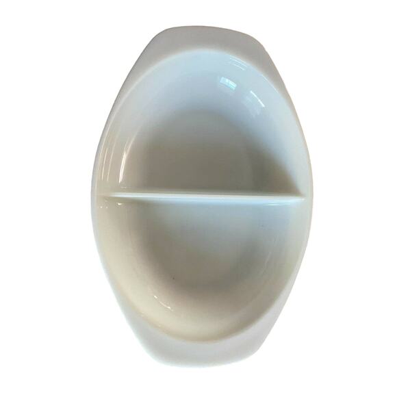 Vintage Pyrex Divided White Milk Glass Dish 1.5qt #1063 Made in USA MINT - Picture 1 of 4